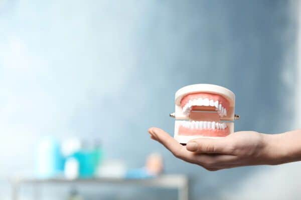 5 mitos de las prótesis dentales